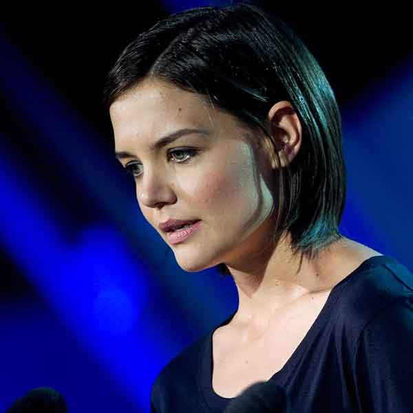 taglio-capelli-lisci-katie-holmes